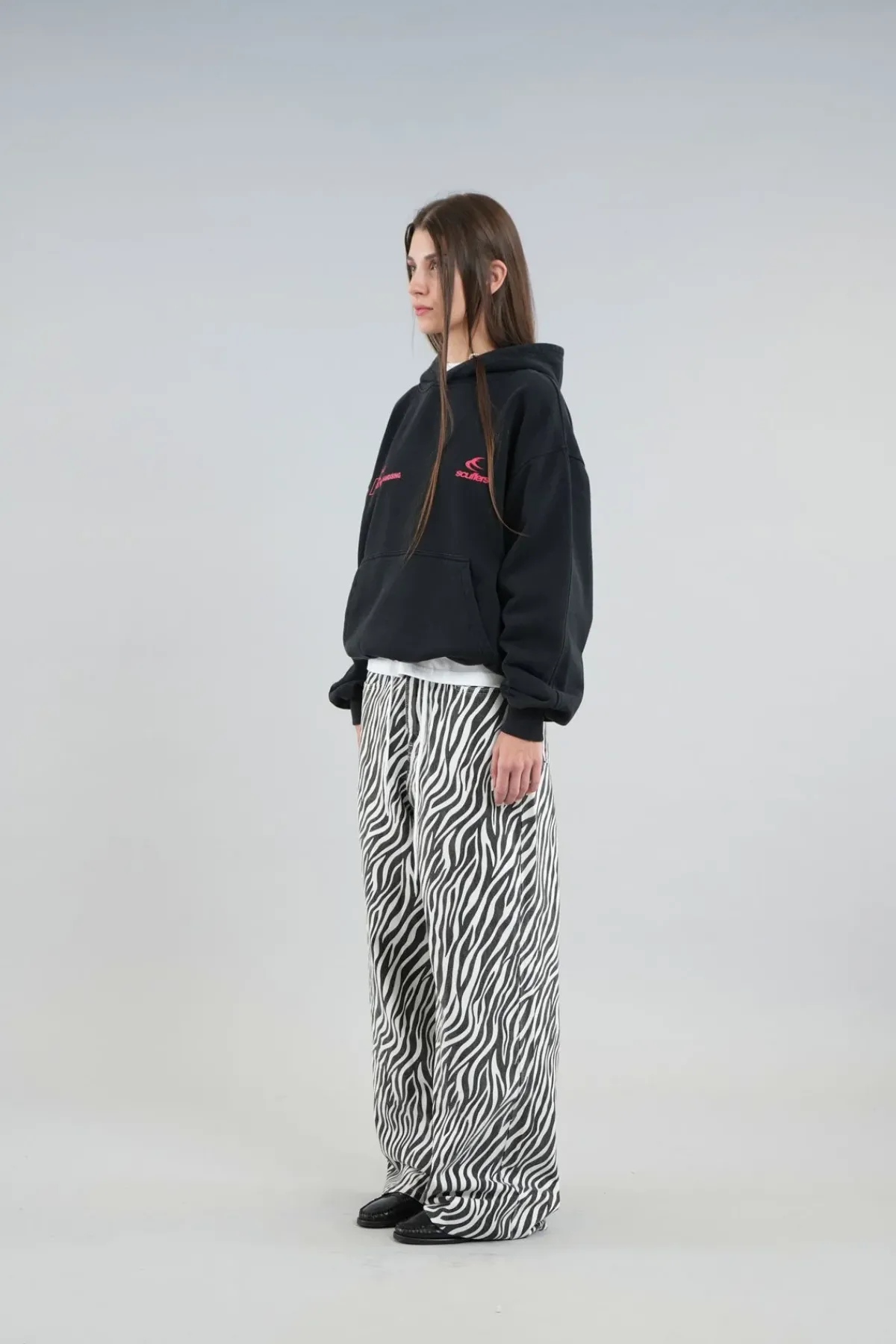 Scuffers Hoodies^Globally Black Hoodie