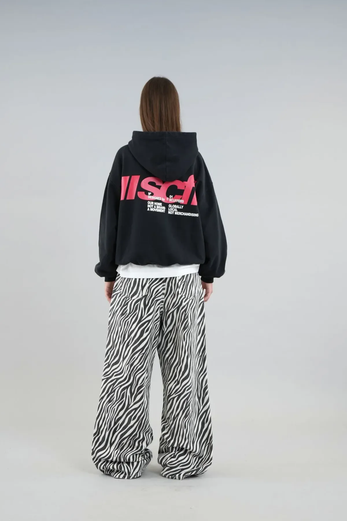 Scuffers Hoodies^Globally Black Hoodie